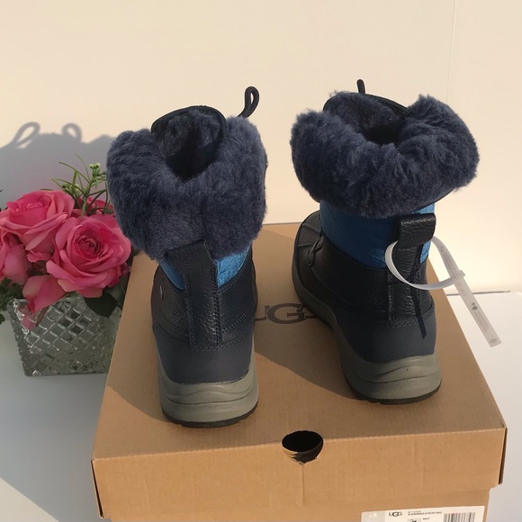 UGG Adirondack III Velvet Croc Boots - Picture 7 of 11